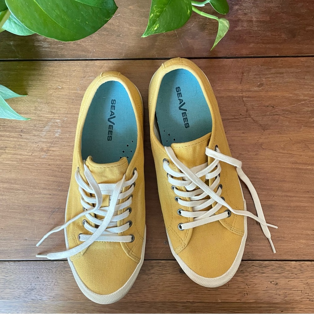 SeaVees SF Monterey sneaker. Women’s size 10